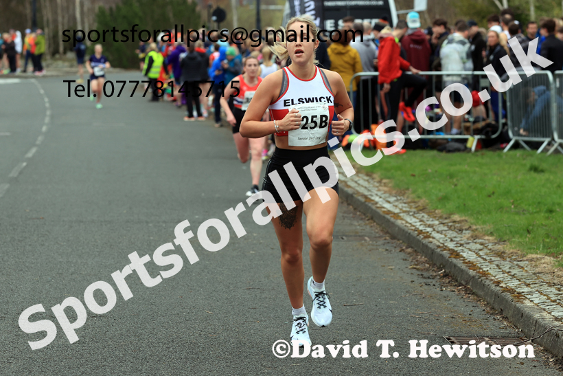 Senior Womens relay, 2026 Elswick Harriers Good Friday Road Relays and Young Athletes, Newburn,  Newcastle upon Tyne. Photo: David T. Hewitson/Sports for All Pics